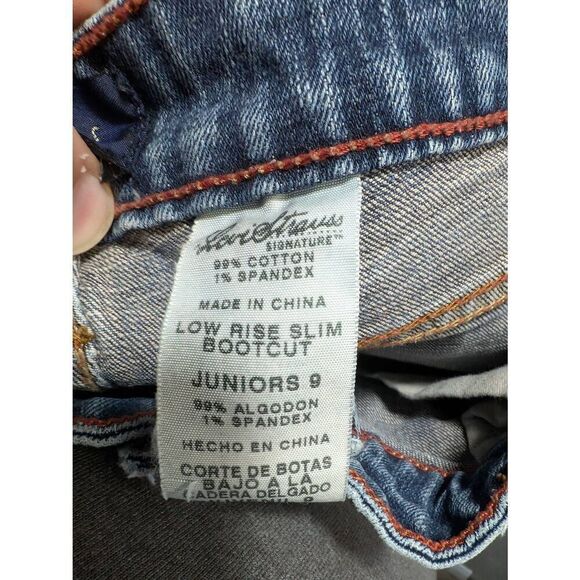 Vintage Levis Jeans Light Blue Denim Low Rise Slim Bootcut Juniors 9 - Picture 5 of 7